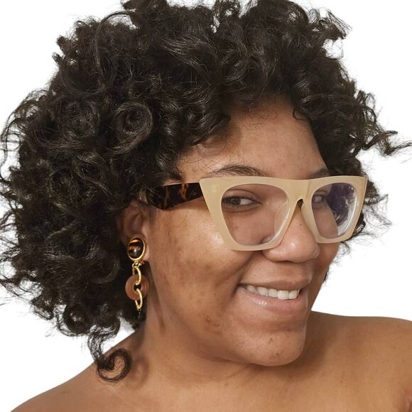 Vintage 80s Natori Clip-On Earrings | Cat Eye Cabochon Resin Rings & Black Drop - Picture 4 of 4